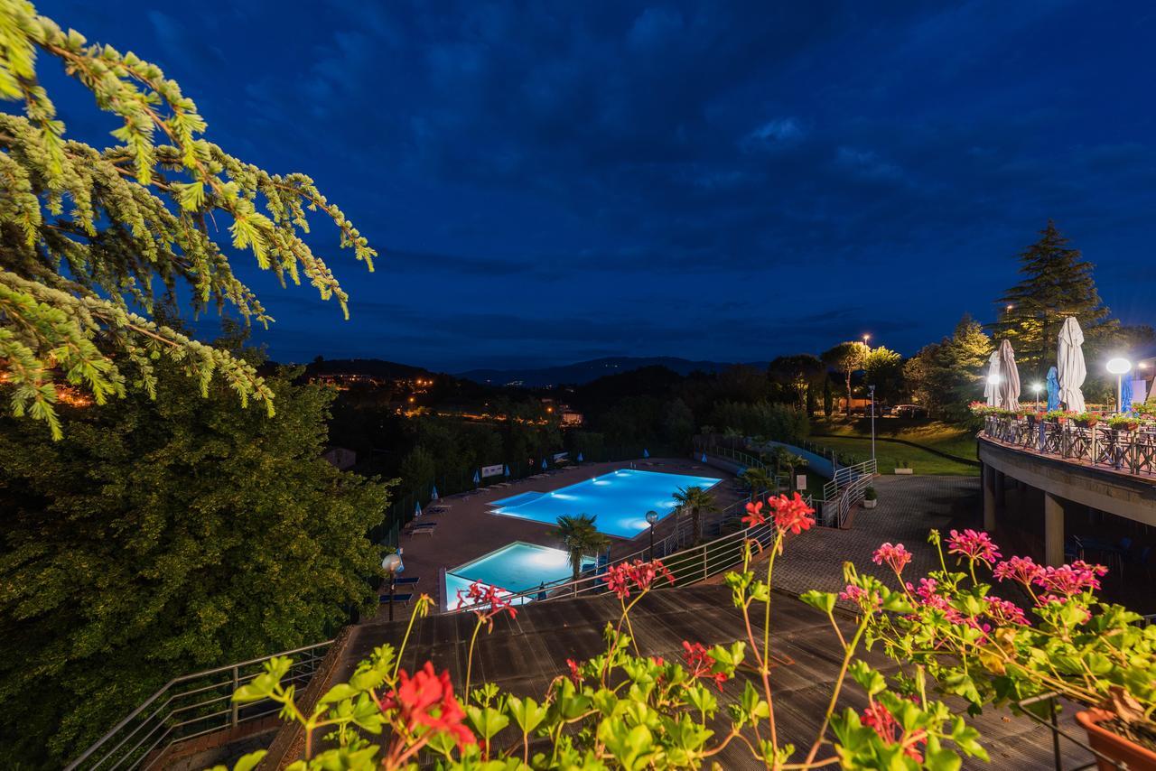 Camping Village Il Poggetto Troghi Exterior foto